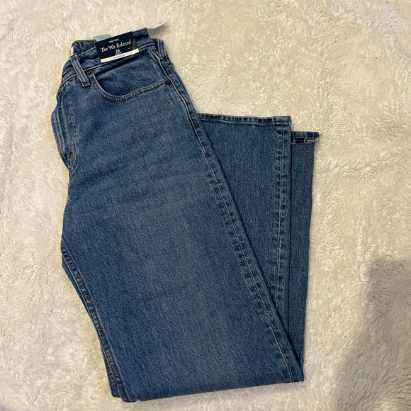 NWT Abercrombie & Fitch Women's Denim size 28 90s Relaxed High Rise Curve Love - Picture 1 of 7
